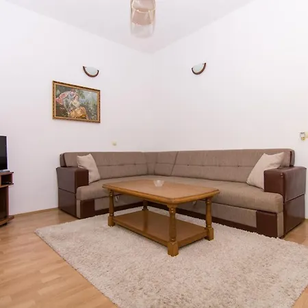 Apartman Anna Lenna