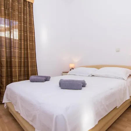 Apartman Anna Lenna אוקרוג גורניי