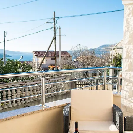 דירה Apartman Anna Lenna אוקרוג גורניי