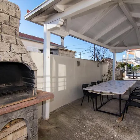 Apartman Anna Lenna דירה